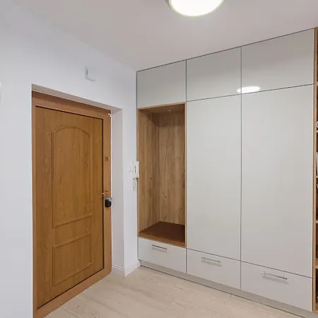 Urban Nest Apartment *